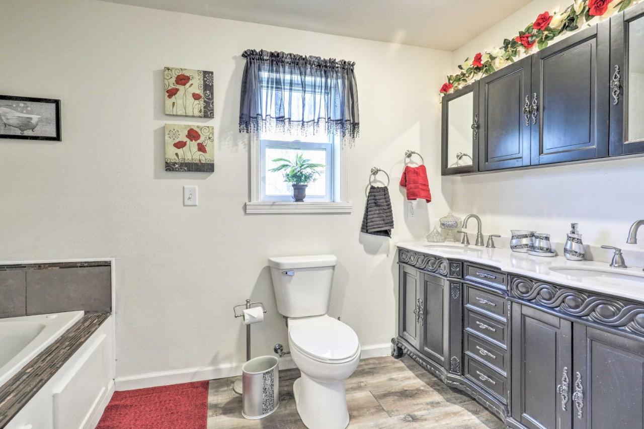 Kimberlys Hope Clark Apt On Farm With Pool Access Exterior foto