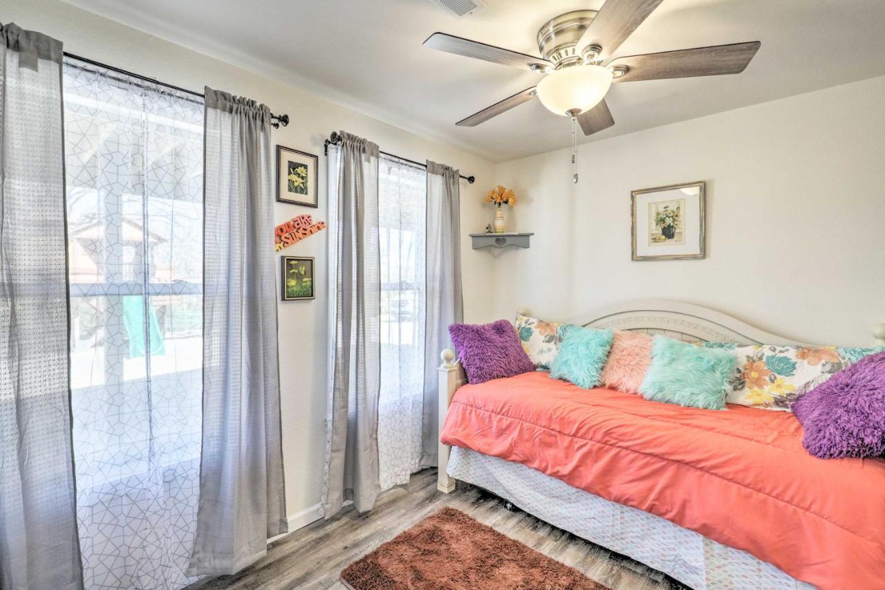Kimberlys Hope Clark Apt On Farm With Pool Access Exterior foto