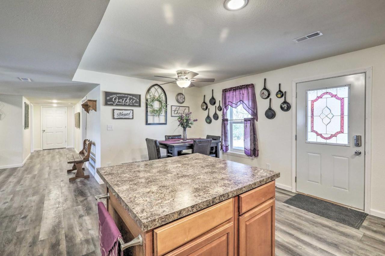 Kimberlys Hope Clark Apt On Farm With Pool Access Exterior foto
